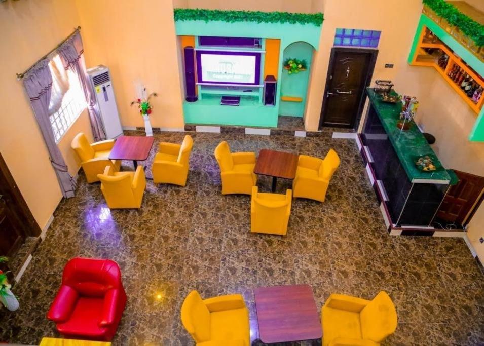 Dc Ambassadors Hotel Dawhwenya المظهر الخارجي الصورة