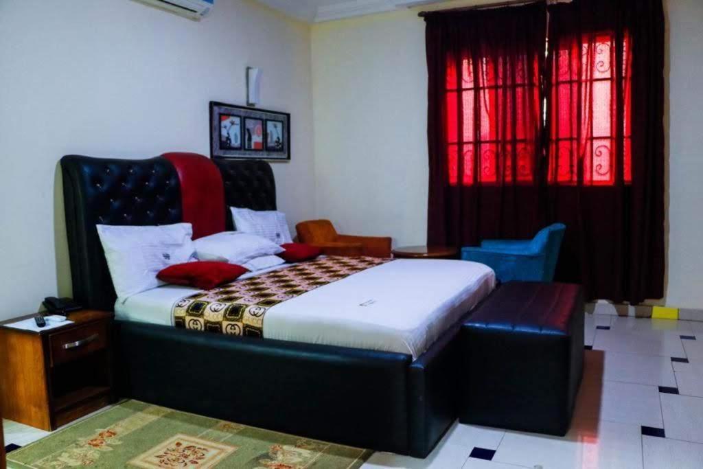 Dc Ambassadors Hotel Dawhwenya المظهر الخارجي الصورة