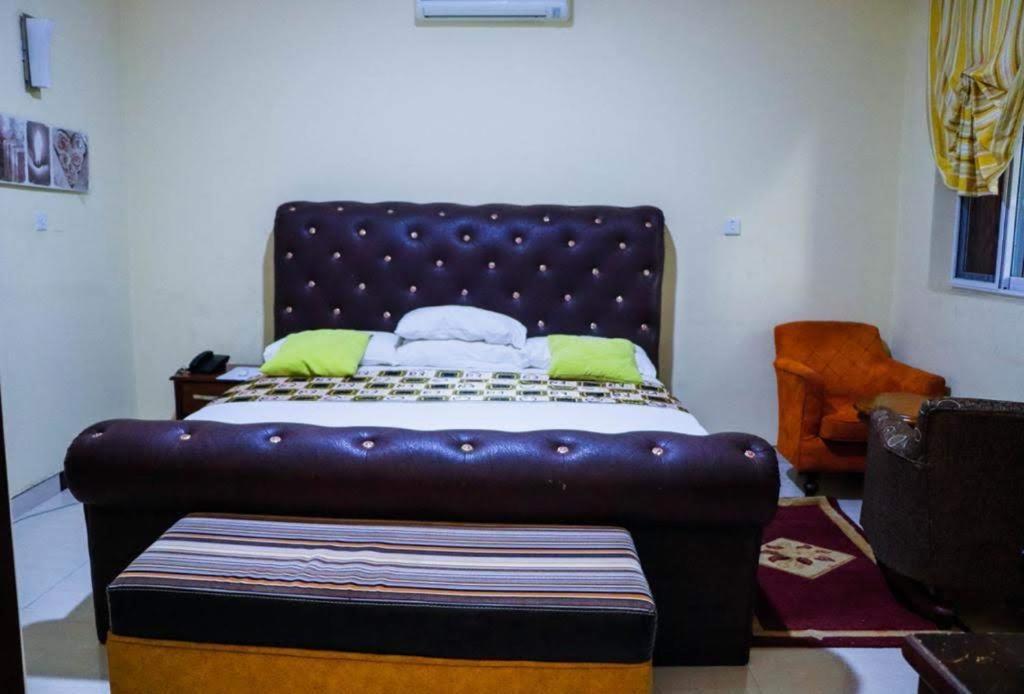 Dc Ambassadors Hotel Dawhwenya المظهر الخارجي الصورة