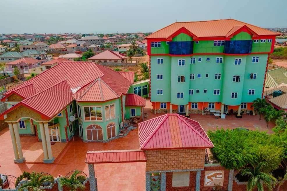 Dc Ambassadors Hotel Dawhwenya المظهر الخارجي الصورة